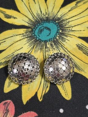 Vintage Whiting & Davis Silver Dome Honeycomb Mesh Clip-On Earrings